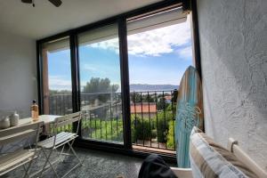 Maisons de vacances Breathtaking sea viewT3 for 6 pool parking : photos des chambres