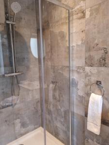 Hidden Acres- Room with Double & Single Bed, Malahide