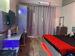 Kinky Dark Rooms