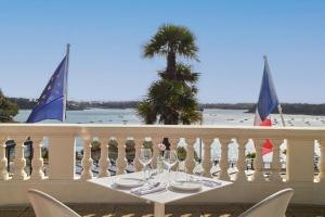 Hotels Hotel Barriere Le Grand Hotel Dinard : photos des chambres