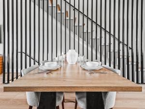 Incredible New Modern Magnolia Townhome