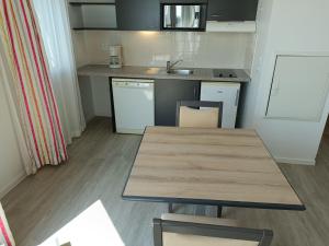 Appartements Terres de France - Appart Hotel Rouen Flaubert : photos des chambres