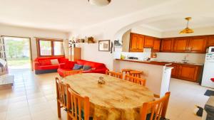 VACAY Villa Rosy, sol y relax en la Costa Brava, LEscala