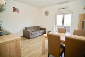 Apartments Teo Trogir-Seget
