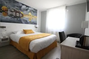 Logis Hôtel - La Chambre d'Amiens - 珀莱维尔 Logis Hôtel - La Chambre d'Amiens - 珀莱维尔
