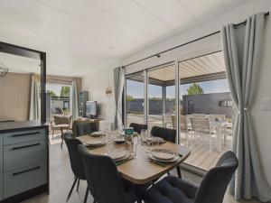 Chalets Chalet neuf pour 6 avec piscine chauffee a l-annee : photos des chambres