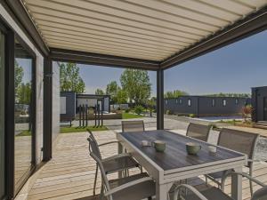 Chalets Chalet neuf pour 6 avec piscine chauffee a l-annee : photos des chambres