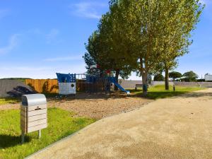 Chalets Chalet neuf pour 6 avec piscine chauffee a l-annee : photos des chambres