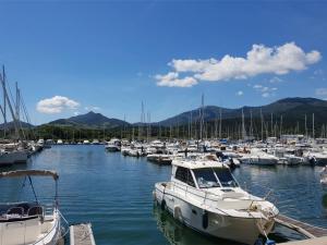 Appartement 2 pièces + cabine, 6 couchages, proche plage, parking - FR-1-388-44