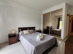 2A Palmeiras com Piscina - Casas & Papéis