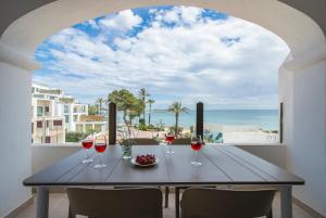 Two-Bedroom Apartment with Sea View (5 Adults) room in Apartamentos Ros
