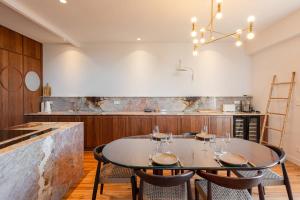 EUGENIE - Apt with balcony and sea view and Hotel du Palais in Biarritz