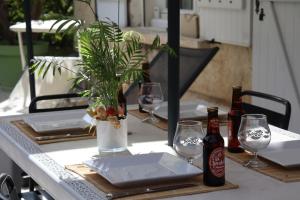 Villa GALEJADE in a quiet location with garden - On the heights of Toulon