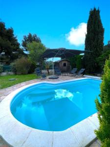 VILLA CONSTANCE - Swimming pool & Parking - sleeps 8