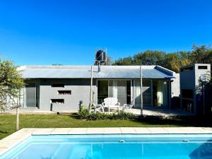 Casa con piscina privada y vistas al Cerro Champaquí