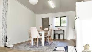 ラッセル・アイランド Peaceful Forest Retreat シングルルーム 客室