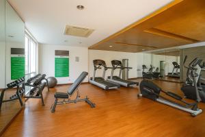 Central Modern Cosy Condo - Makati The Linear Suite
