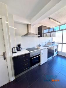 APARTBEACH CAPRI FRONT BEACH CLIMA y WIFI