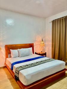 Phòng Deluxe Giường Đôi Có Ban Công (Deluxe Double Room with Balcony)