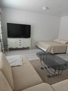 Tilava kaksio omalla pihalla