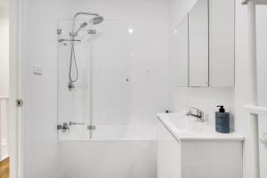 4G8 Abnb-Style 3BR Darling Harbour Terrace, Parkside & Garage