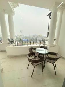 Happy Home Apartment