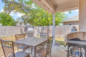 Military-Friendly Home Near Navarre Beach and Base!