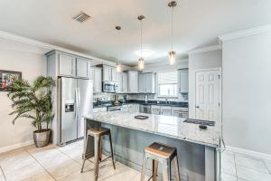 Military-Friendly Home Near Navarre Beach and Base!