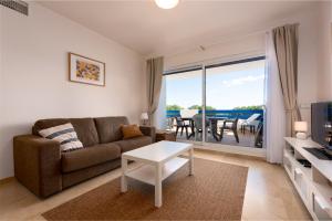 Duquesa Suites 2424 AZURE SKYLINE