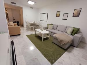 Green Hill Apartment