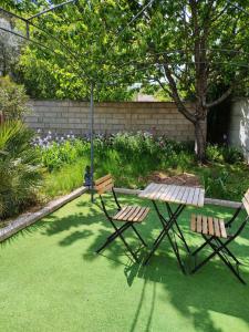 Appartements appartement independant f2 avec terrasse et jardin : photos des chambres