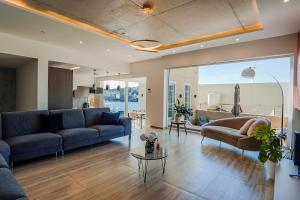 House of Luxury with Pool by Solea