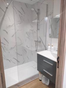 Appartements Le Duplex du Plongeoir - spacieux T3 de 65m2 avec vue sur le lac de Serre Poncon : photos des chambres