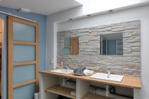 Maisons de vacances L-Escale Maison Bleue proche chantiers atlantique : photos des chambres