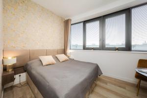 Hanza Tower Apartment No 428 - Swimming pool, jacuzzi, balcony, viewing terrace