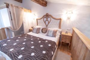 Appartements Chambre romantique du Couvent : photos des chambres