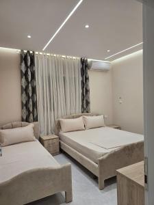 Kejdi Golem Central Apartment