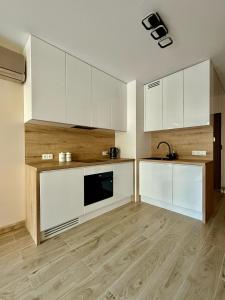 EASY RENT Apartments - Jasna 7, Centrum 24h Check-in