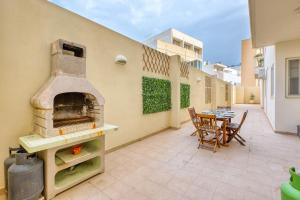 Swieqi 3 bedroom with Patio