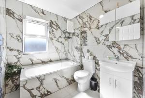 Cosy 3BR Urban Oasis in London