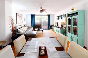 Excelent location 5 min to the beach