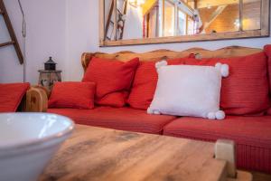 Le Cocon Detached chalet (6p). 3 bedrooms and 2 bathrooms