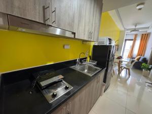 Lemon Room in S Residences near MOA, Airport, US Embassy by Prime Stay
