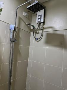 Lemon Room in S Residences near MOA, Airport, US Embassy by Prime Stay