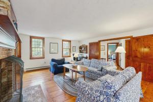 Sheep Pond Bow House