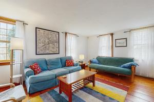 Sheep Pond Bow House