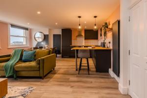 Beautiful 2 Bedroom Flat Next to Brighton Beach With Free Parking