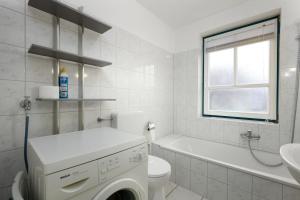 Am Ehrenmal 2 Strandgut