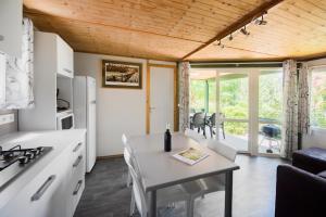 Villages vacances Camping RCN Val de Cantobre : photos des chambres