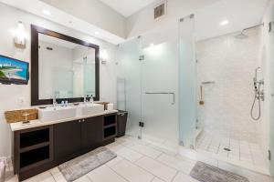 Exclusive Doral Villa with Luxury Amenities